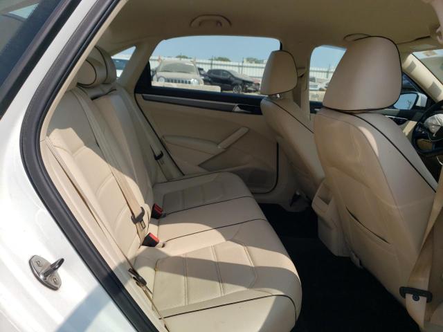 2017 VOLKSWAGEN PASSAT R-L - 1VWDT7A33HC079620