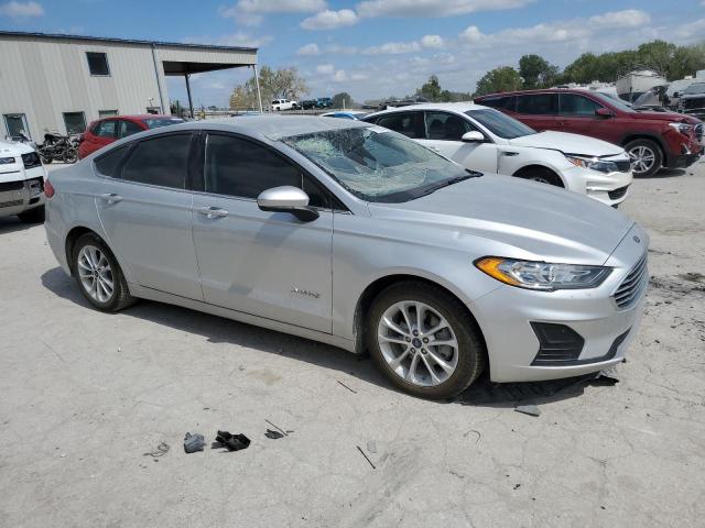 VIN 3FA6P0LU8KR137748 2019 Ford Fusion, SE no.4