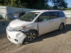 TOYOTA SIENNA LE photo