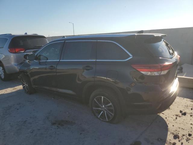 VIN 5TDJZRFH3JS804805 2018 Toyota Highlander, SE no.2