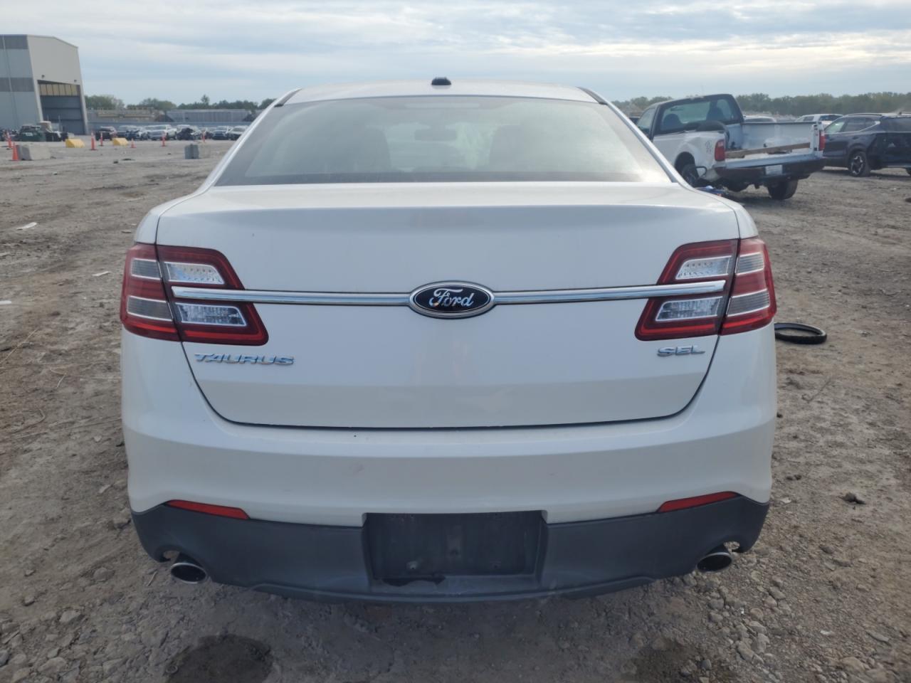 Lot #2877074112 2013 FORD TAURUS SEL