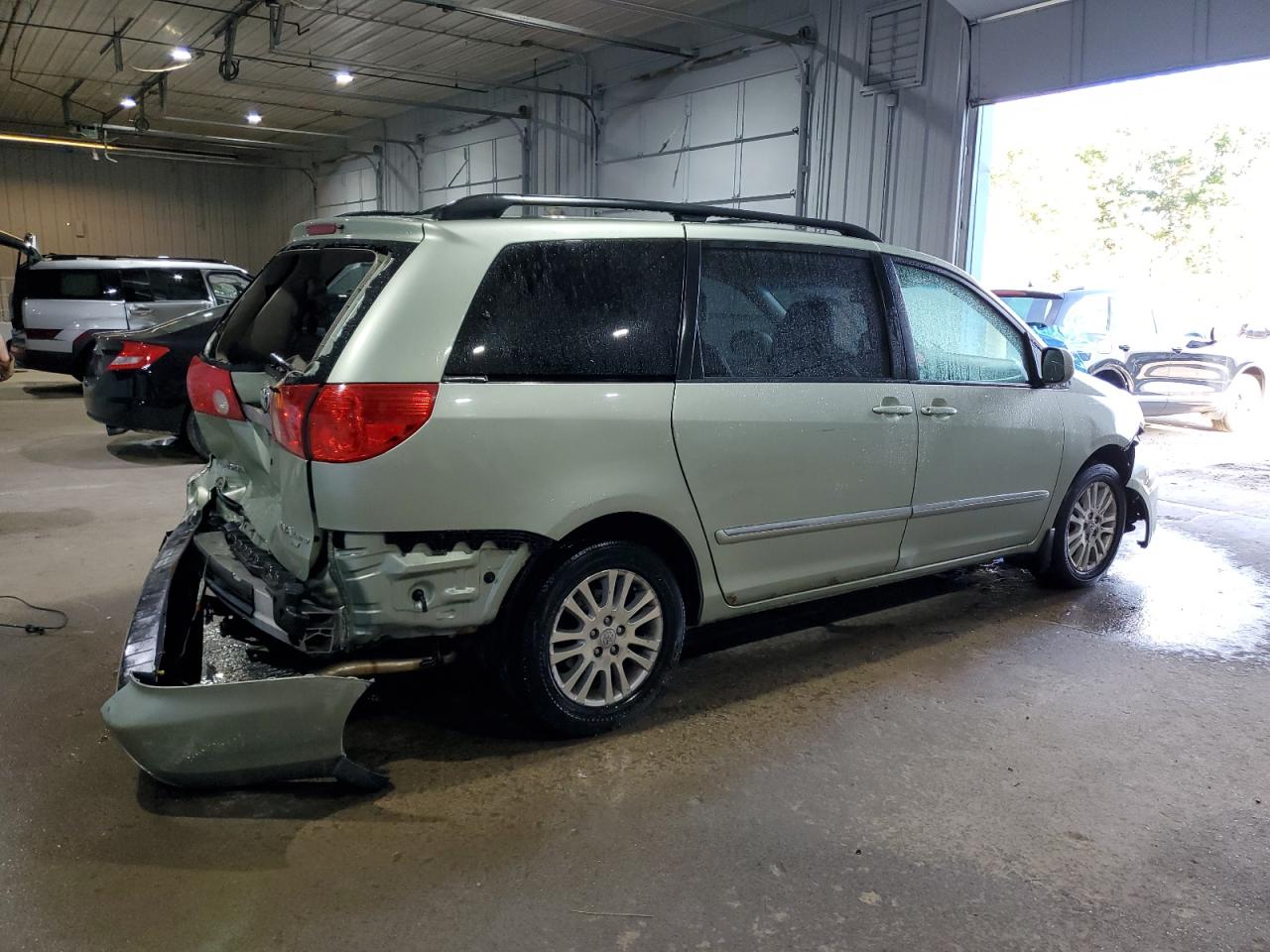 Lot #2886291532 2009 TOYOTA SIENNA XLE