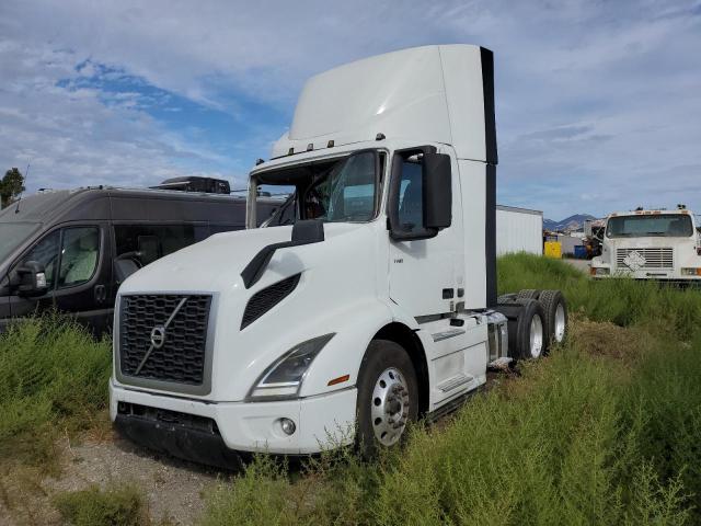 VOLVO VNR 2019 white  diesel 4V4WC9EH8KN192749 photo #3