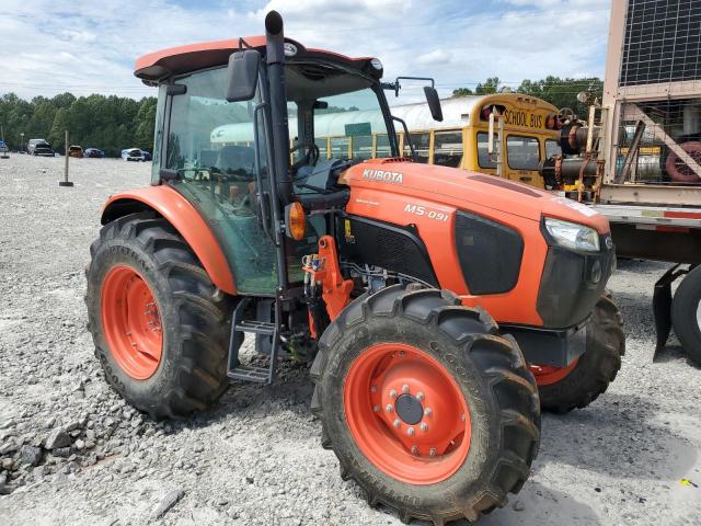 KUTA TRACTOR 2020 orange   KBUM4DDCKK8G55952 photo #1