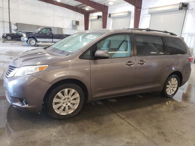 Toyota SIENNA LE