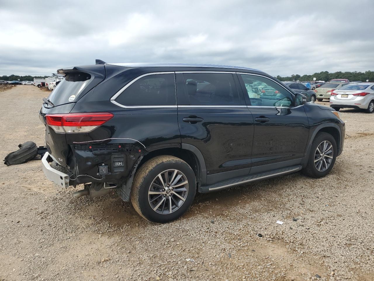 Lot #2819283233 2019 TOYOTA HIGHLANDER