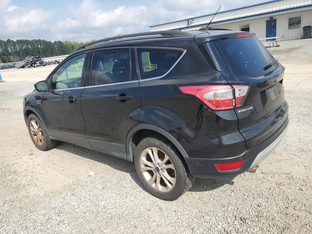 Lot #2921423375 2017 FORD ESCAPE SE