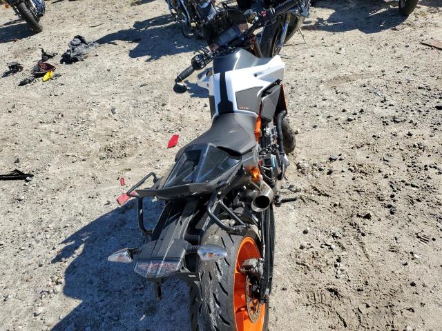 2021 KTM 890 DUKE R - VBKTU9405MM806171