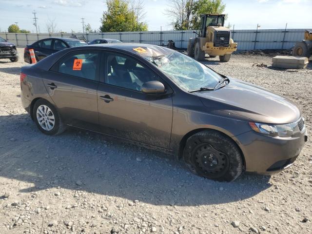 VIN KNAFU4A29D5686387 2013 KIA Forte, EX no.4