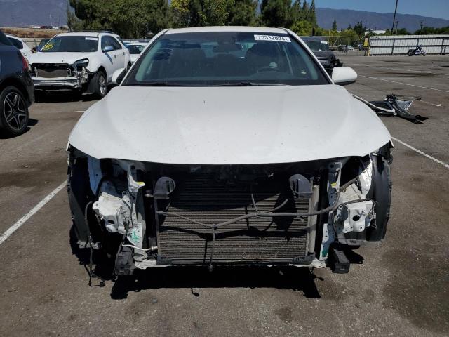 VIN 4T1B11HK5JU585634 2018 Toyota Camry, L no.5