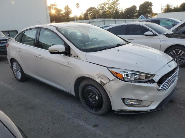 VIN 1FADP3J2XFL222329 2015 Ford Focus, Titanium no.4