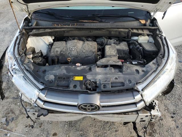 VIN 5TDBZRFH5JS912394 2018 Toyota Highlander, LE no.12