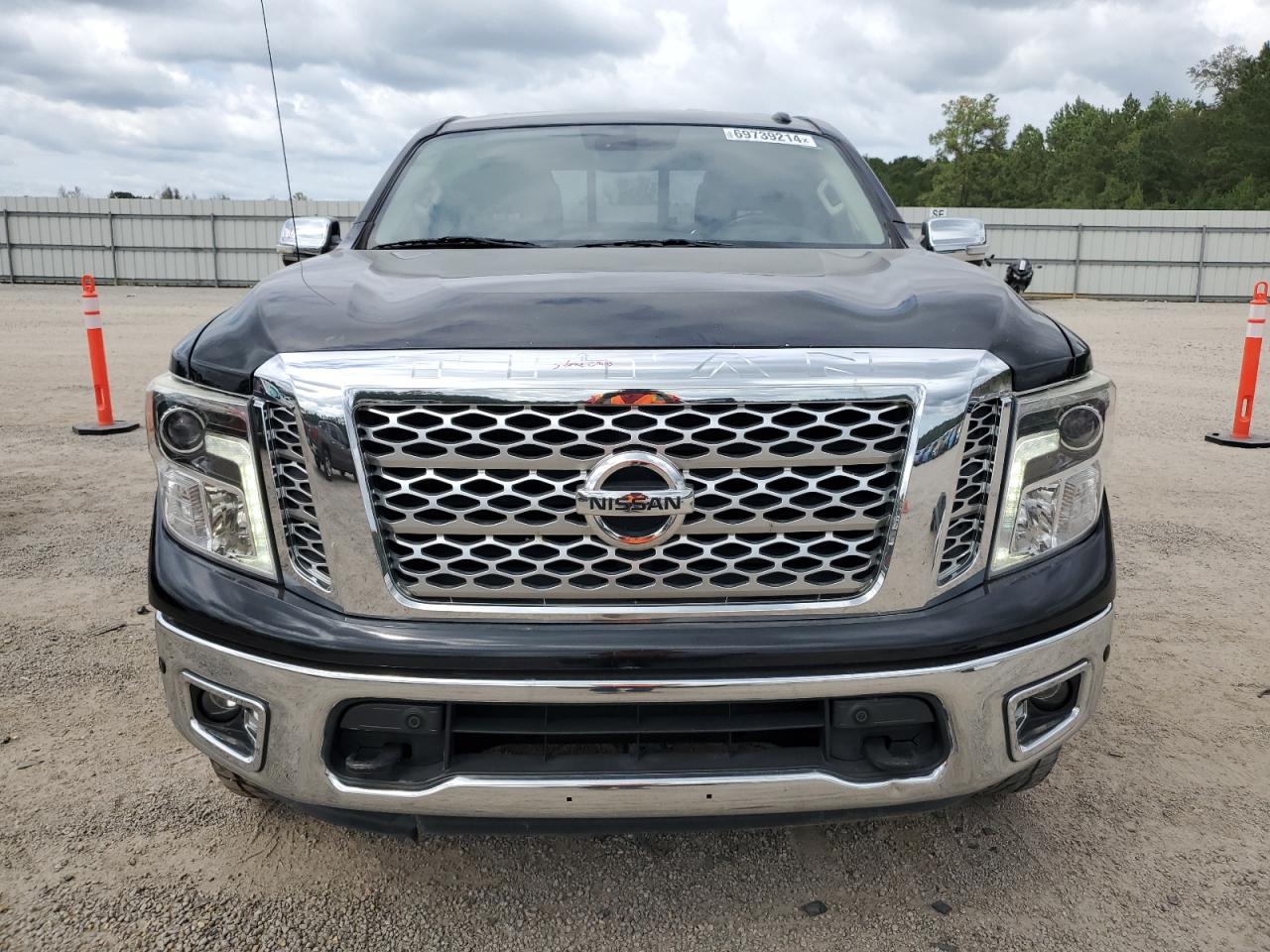 Lot #2923777585 2017 NISSAN TITAN SV