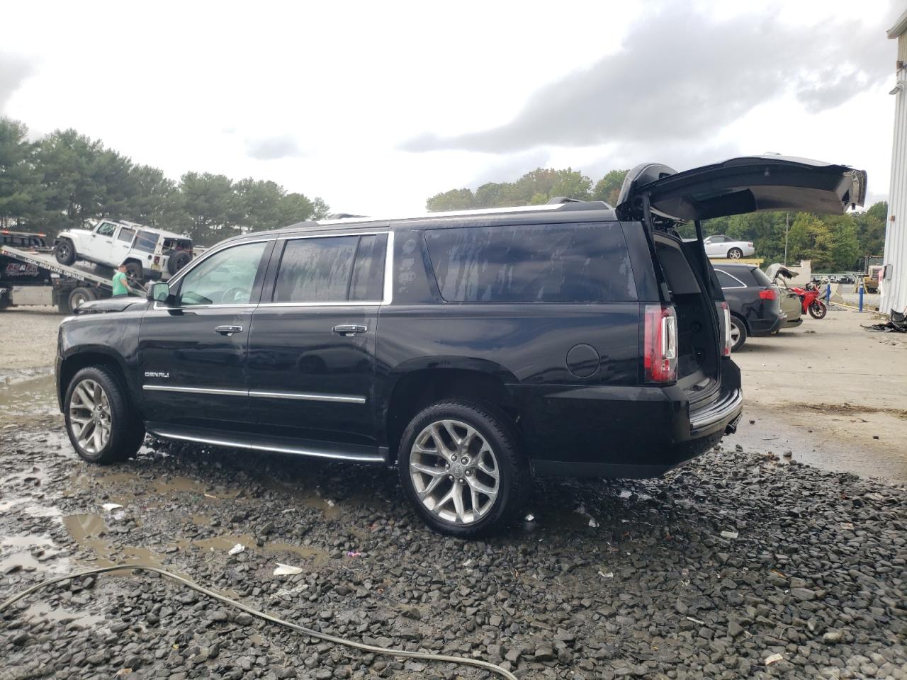 Lot #2945595082 2019 GMC YUKON XL D