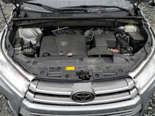 VIN 5TDJZRFHXHS522221 2017 Toyota Highlander, SE no.12