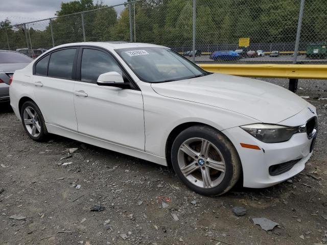 VIN WBA3C3G51FNT51029 2015 BMW 3 Series, 320 I Xdrive no.4