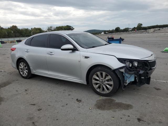 VIN 5XXGT4L3XJG267715 2018 KIA Optima, LX no.4