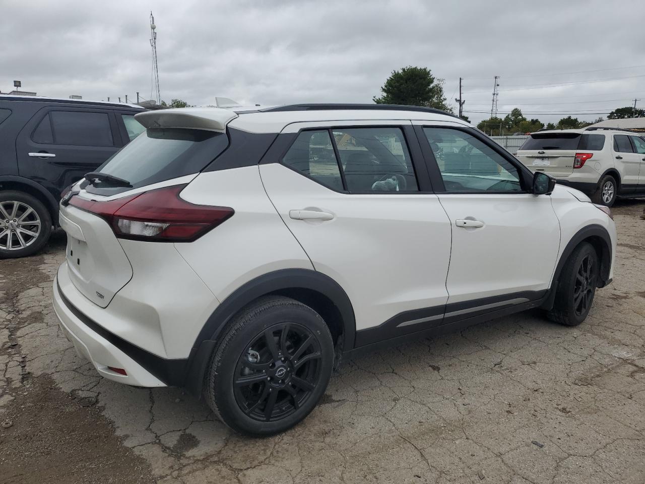 Lot #2876592847 2023 NISSAN KICKS SR