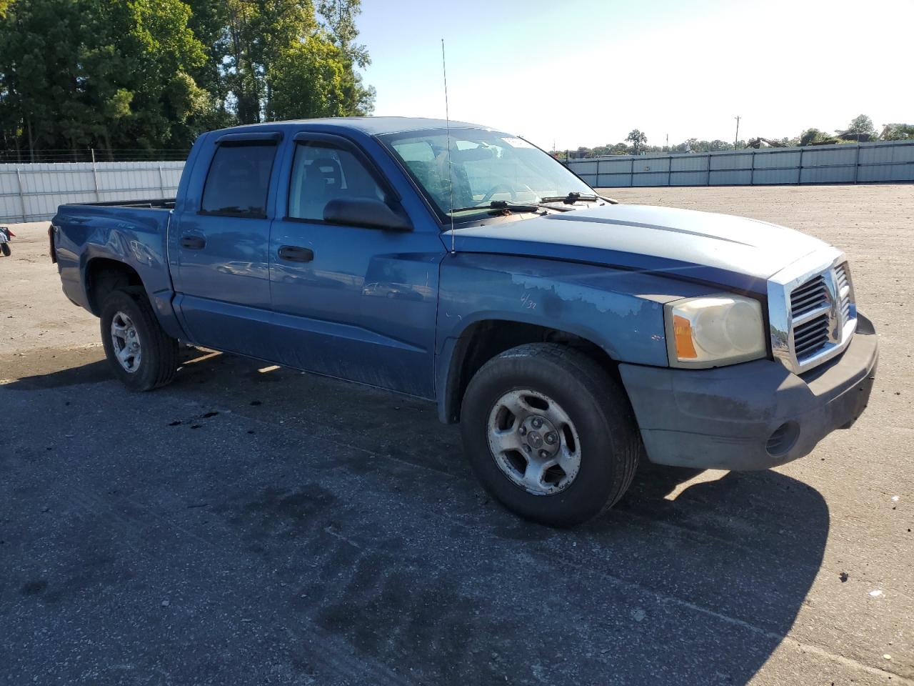 Lot #2926262504 2005 DODGE DAKOTA QUA