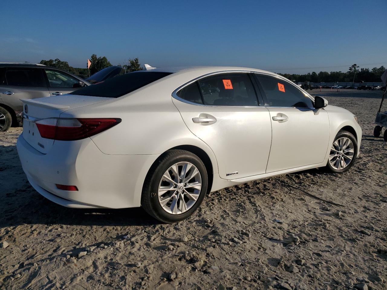 Lot #2853119485 2013 LEXUS ES 300H