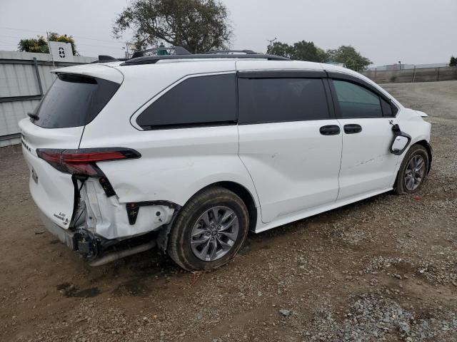 2022 TOYOTA SIENNA LE - 5TDBRKEC8NS131629