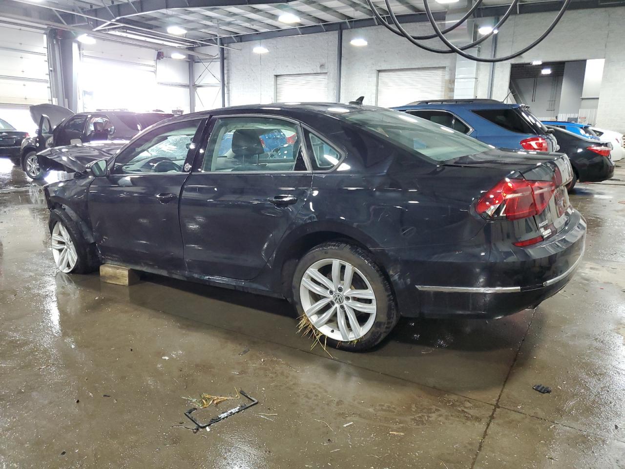 Lot #2905055193 2019 VOLKSWAGEN PASSAT WOL