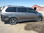 TOYOTA SIENNA SE photo