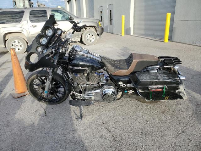 2011 HARLEY-DAVIDSON FLHX - 1HD1KB415BB616019