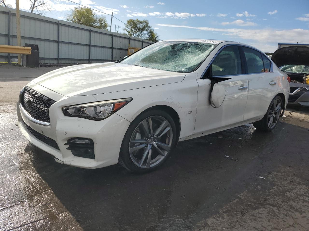 Infiniti Q50 2015 