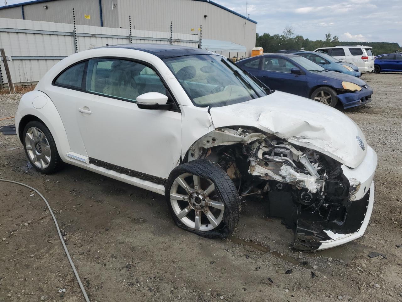 Lot #2909980077 2013 VOLKSWAGEN BEETLE