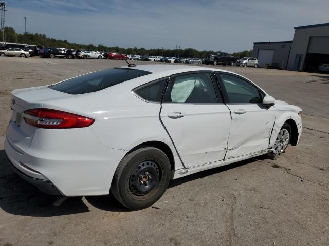 VIN 3FA6P0G75KR268463 2019 Ford Fusion, S no.3