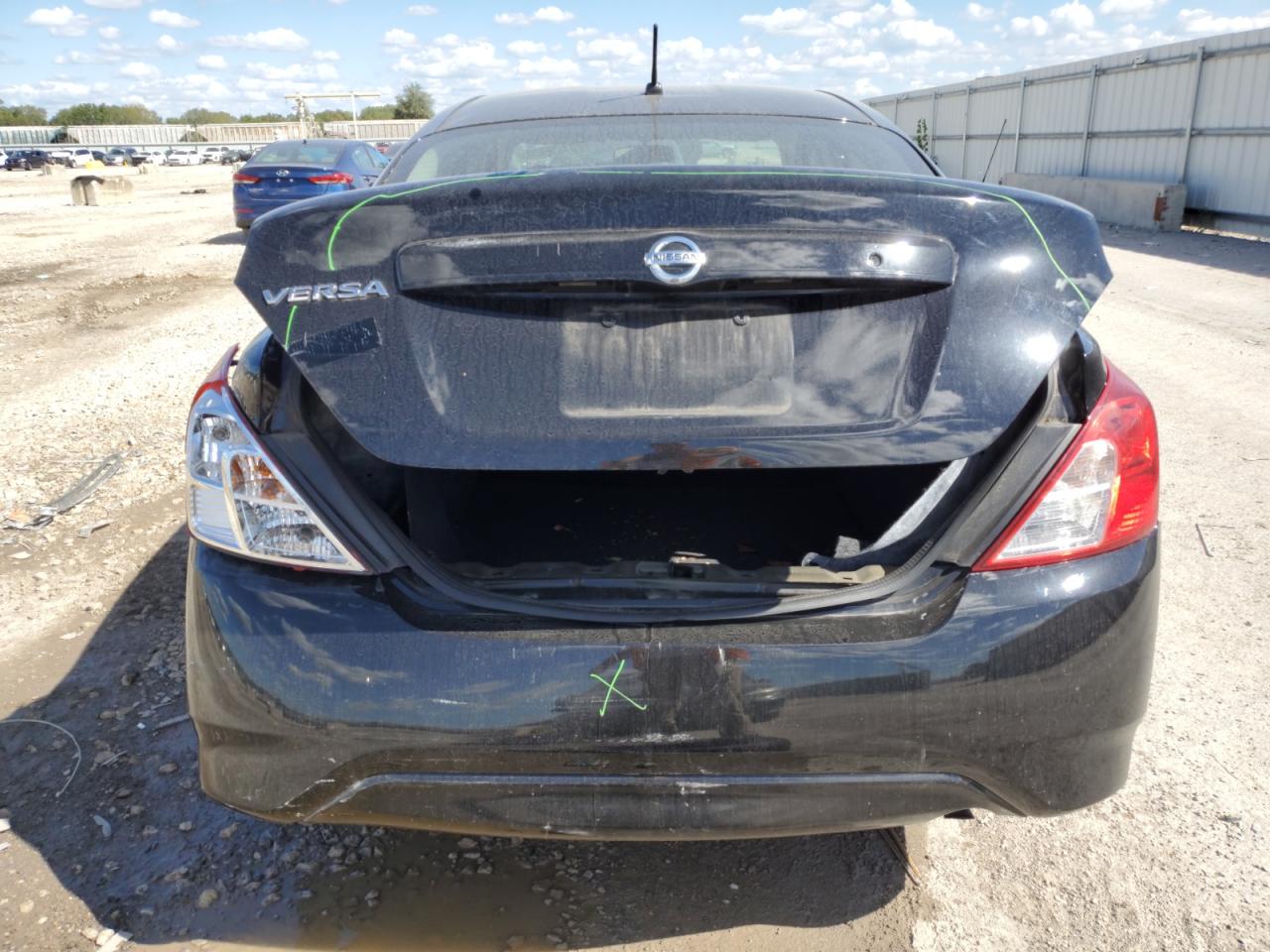 Lot #2876877827 2017 NISSAN VERSA S