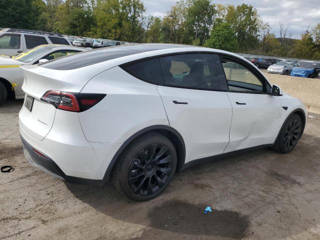 VIN 7SAYGDEE8PA057536 2023 Tesla MODEL Y no.3