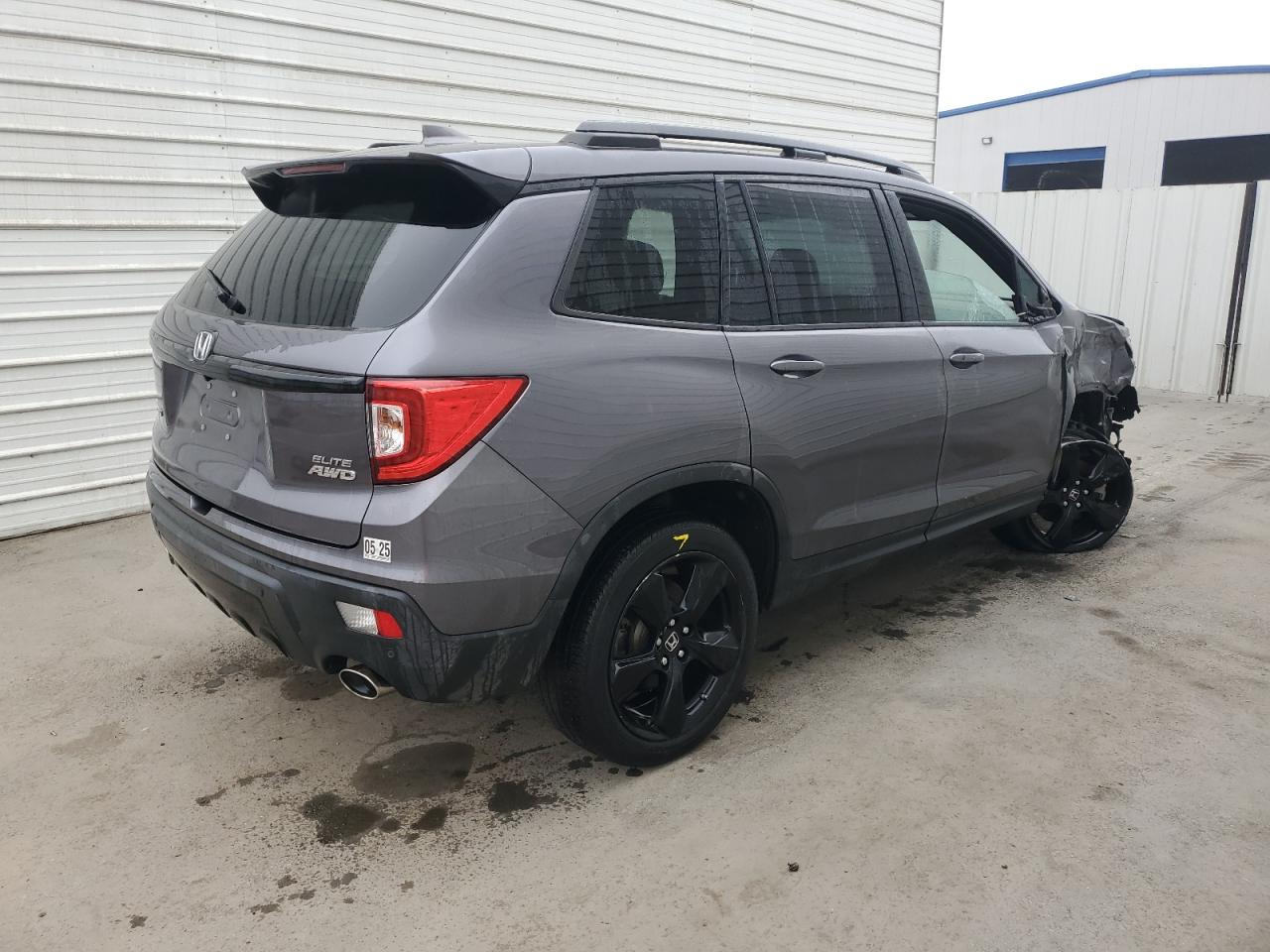 Lot #2898300921 2019 HONDA PASSPORT E