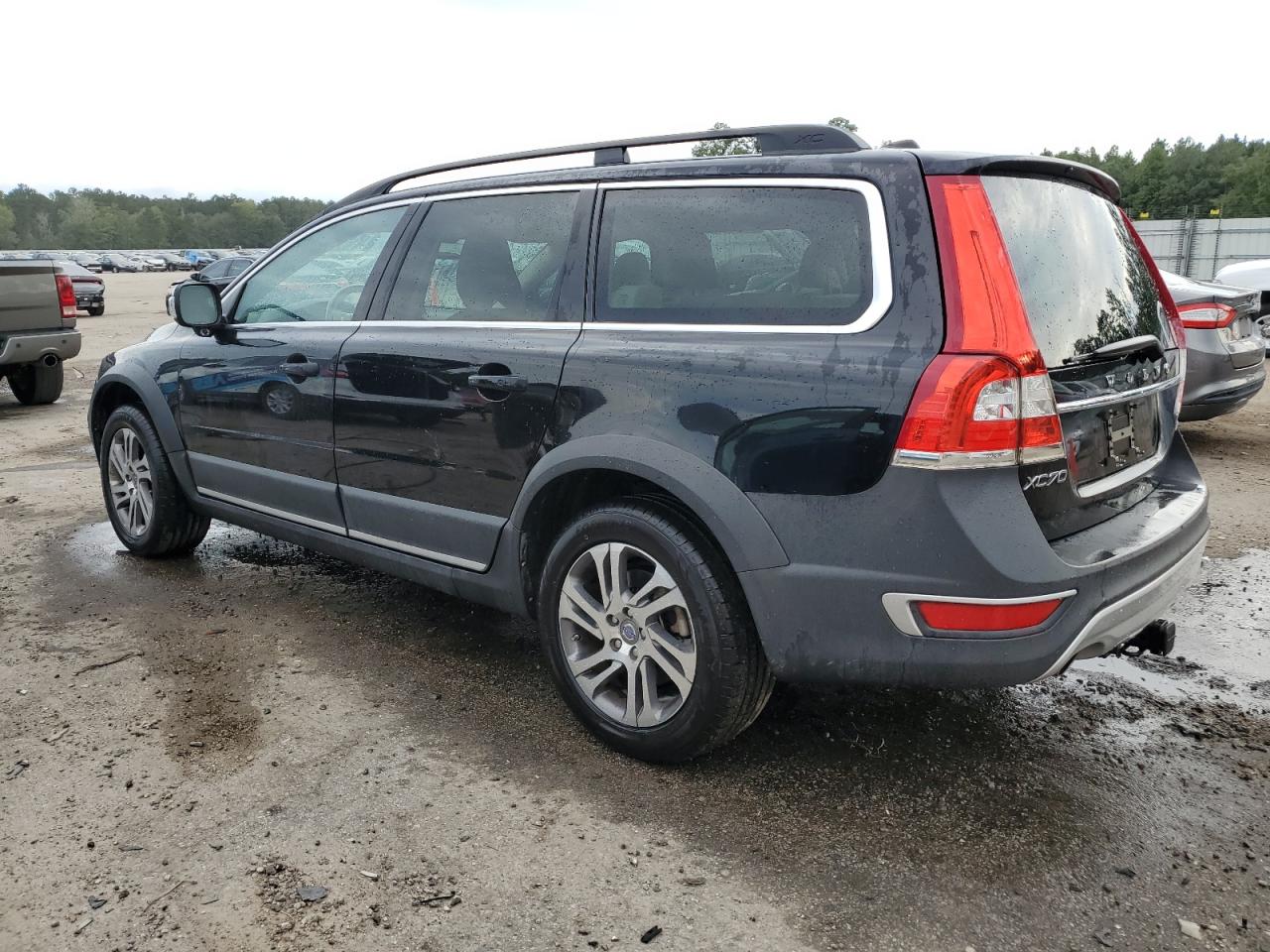 Lot #2893329694 2015 VOLVO XC70 T5 PL