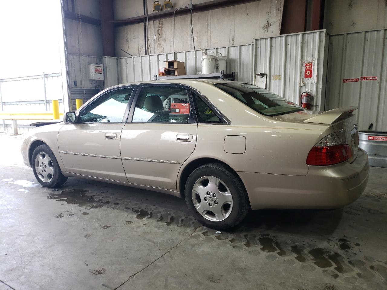 Lot #2886246595 2004 TOYOTA AVALON XL