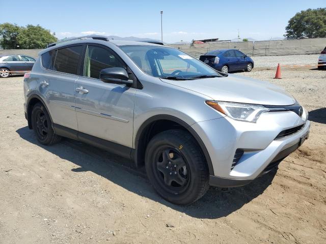 VIN JTMBFREV8JJ198922 2018 Toyota RAV4, LE no.4