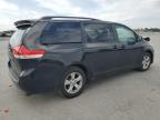 TOYOTA SIENNA LE photo