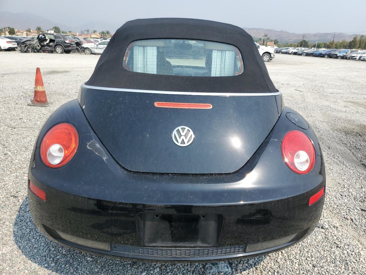 Lot #2877069149 2009 VOLKSWAGEN NEW BEETLE