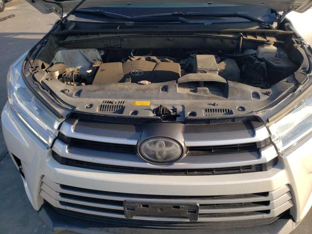 VIN 5TDJZRFH4JS541904 2018 Toyota Highlander, SE no.11