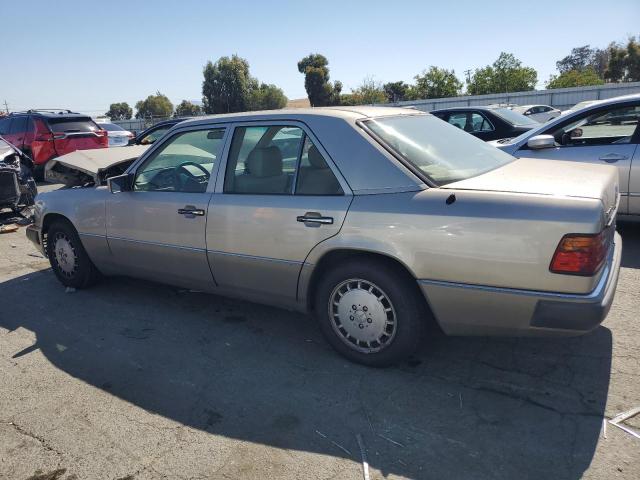 MERCEDES-BENZ 300 E 2.6 1992 cream  gas WDBEA26D4NB632700 photo #3