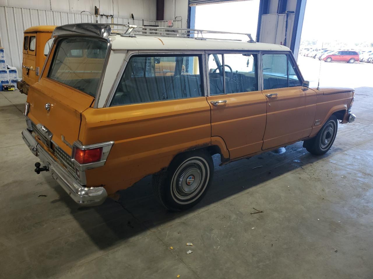 Lot #2974203350 1972 JEEP WAGONEER