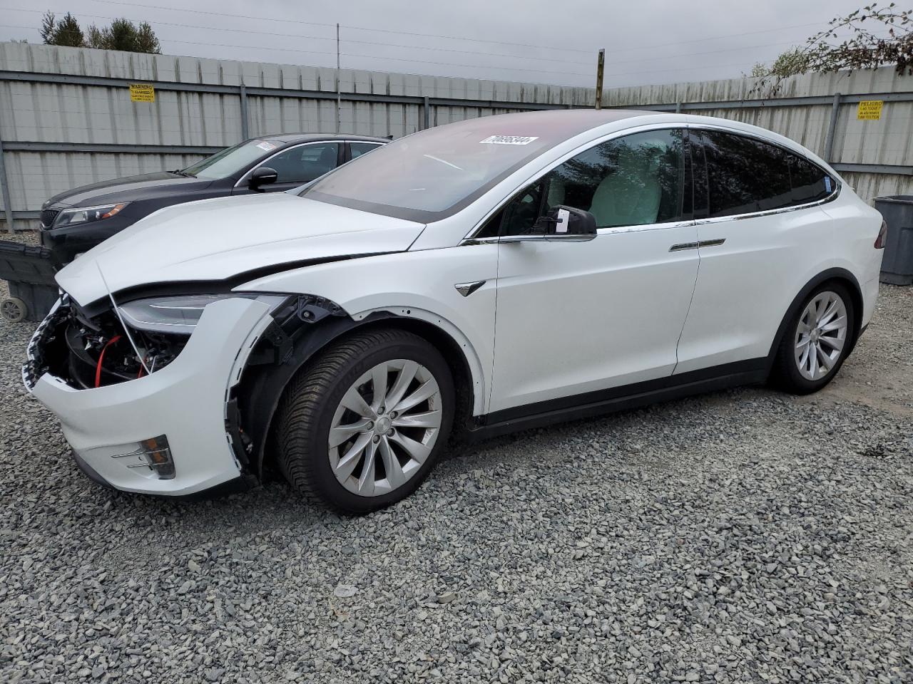 Tesla Model X 2020 