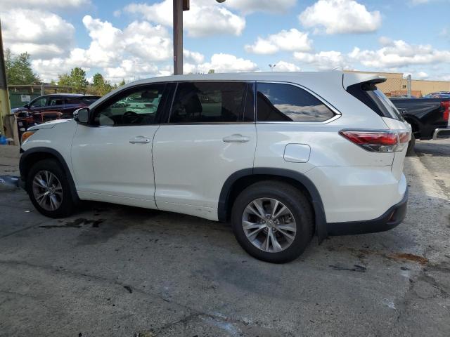 VIN 5TDBKRFH9FS147640 2015 Toyota Highlander, LE no.2