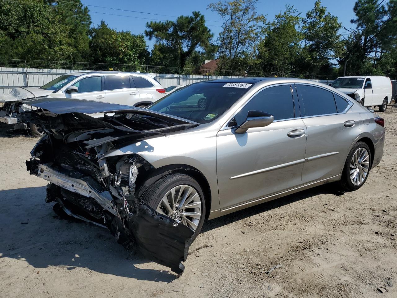  Salvage Lexus Es