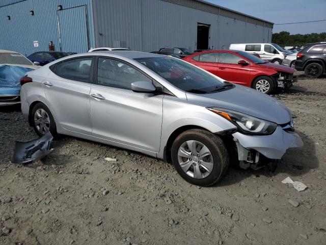 VIN KMHDH4AE7GU501560 2016 Hyundai Elantra, SE no.4