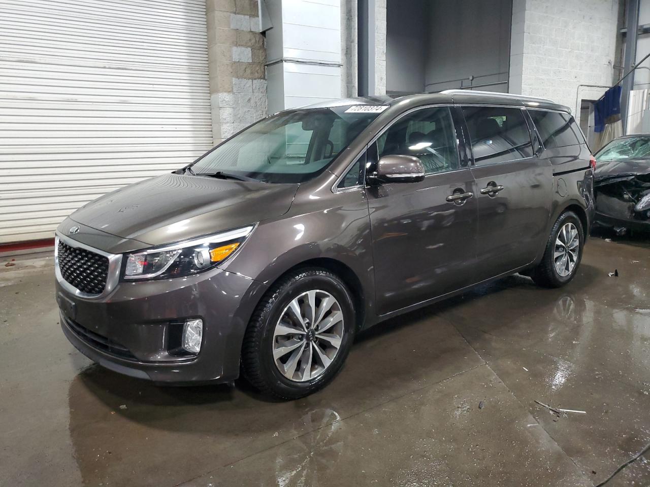 KIA Sedona 2015 GLS - Middle level