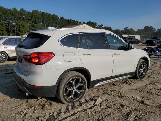 VIN WBXHT3C35J5L30886 2018 BMW X1 no.3