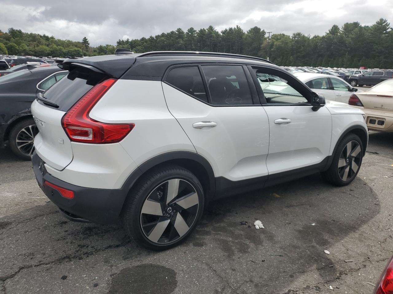 Lot #2972448455 2024 VOLVO XC40 RECHA