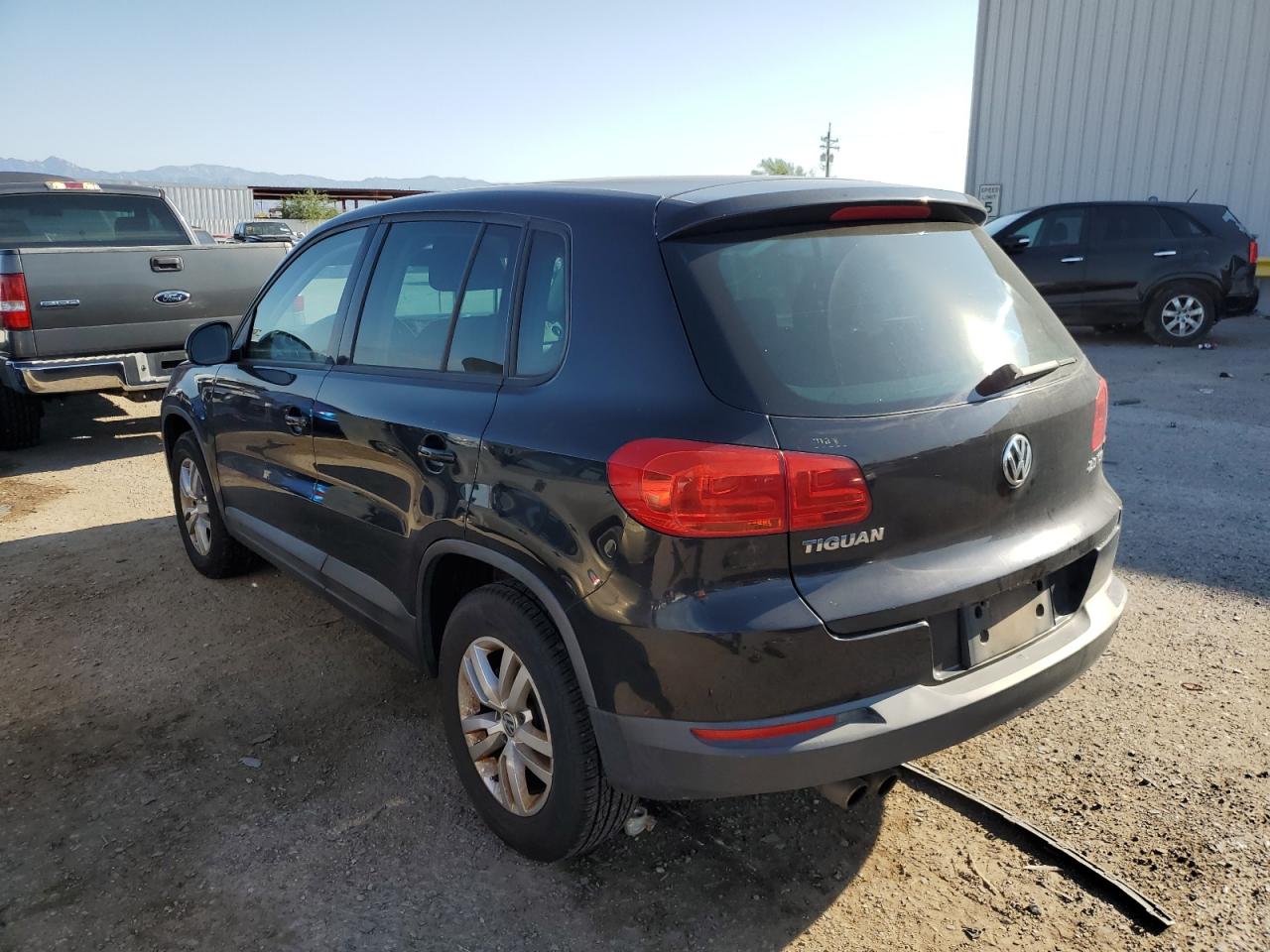 Lot #2836255601 2013 VOLKSWAGEN TIGUAN S